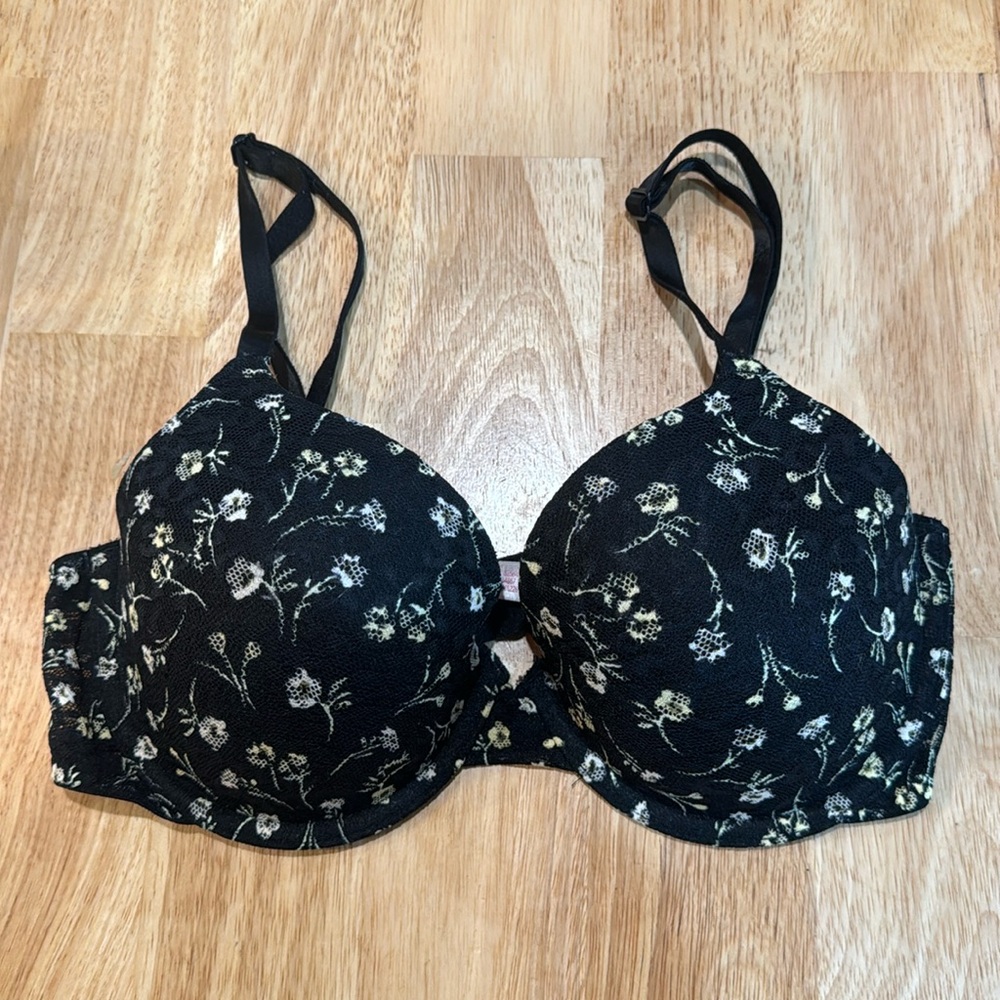 Victoria’s Secret Pink Wear Everywhere T-Shirt Lightly Lined Bra Black Floral